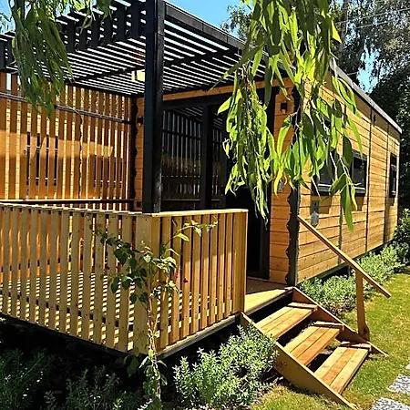 Bitez Tiny House & Hotel